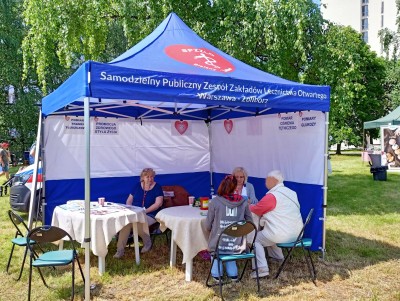 piknik rodzinny, namiot SPZZLO Warszawa-Żoliborz, dietetyk i pielęgniarka
